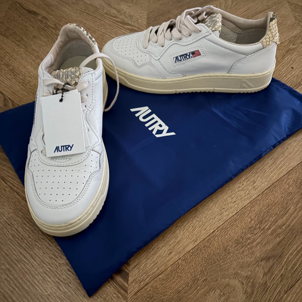 Autry Women's White Sneakers